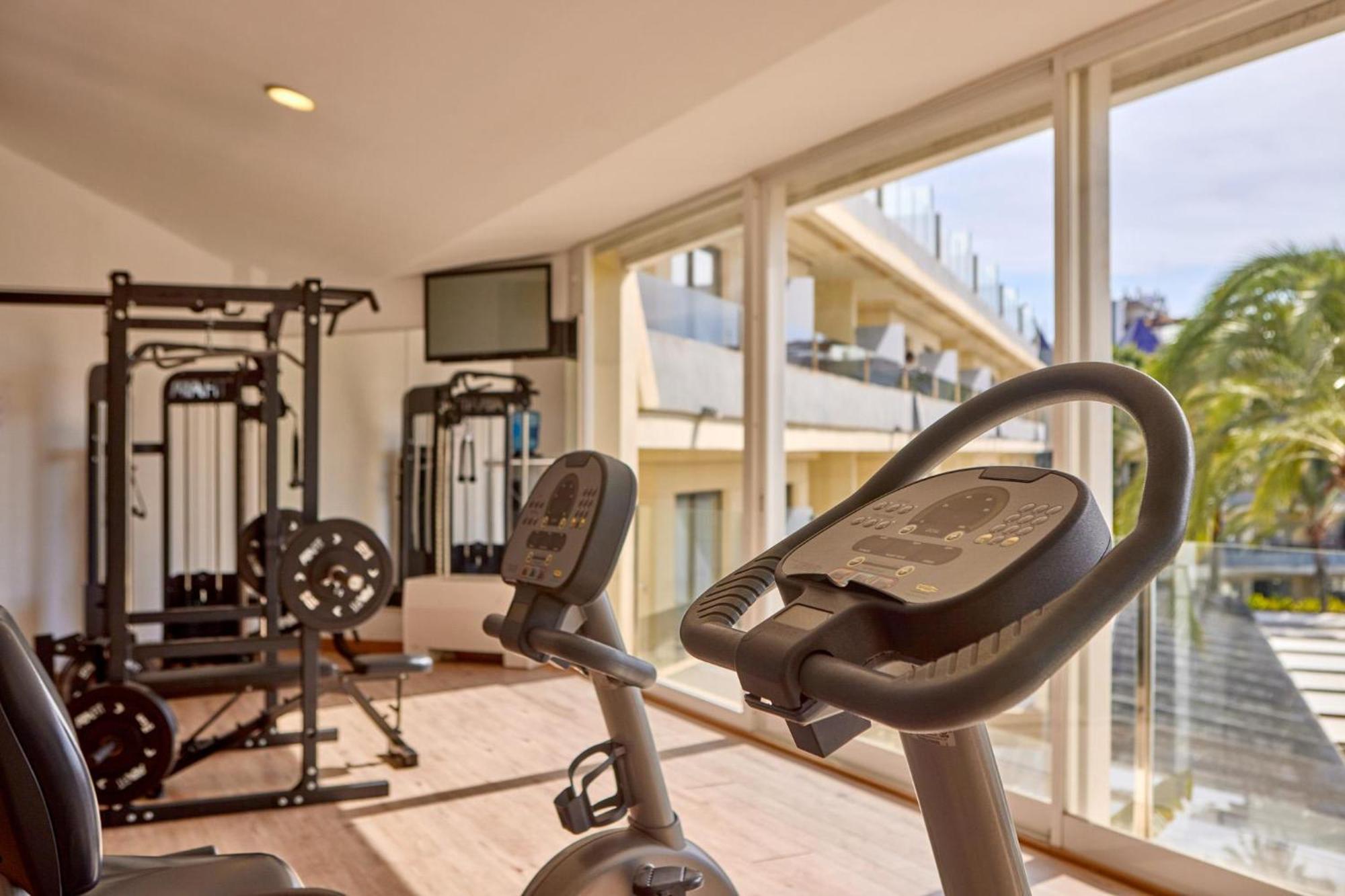 Zafiro Palmanova Aparthotel ภายนอก รูปภาพ
