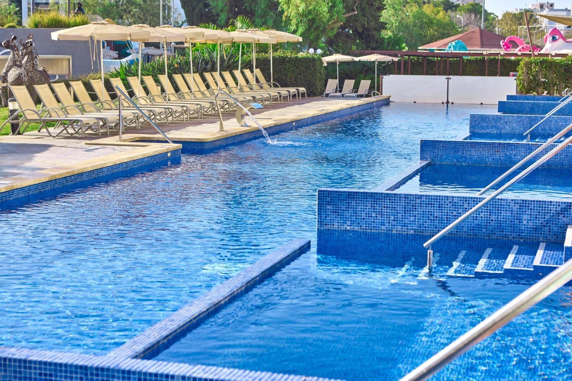 Zafiro Palmanova Aparthotel ภายนอก รูปภาพ