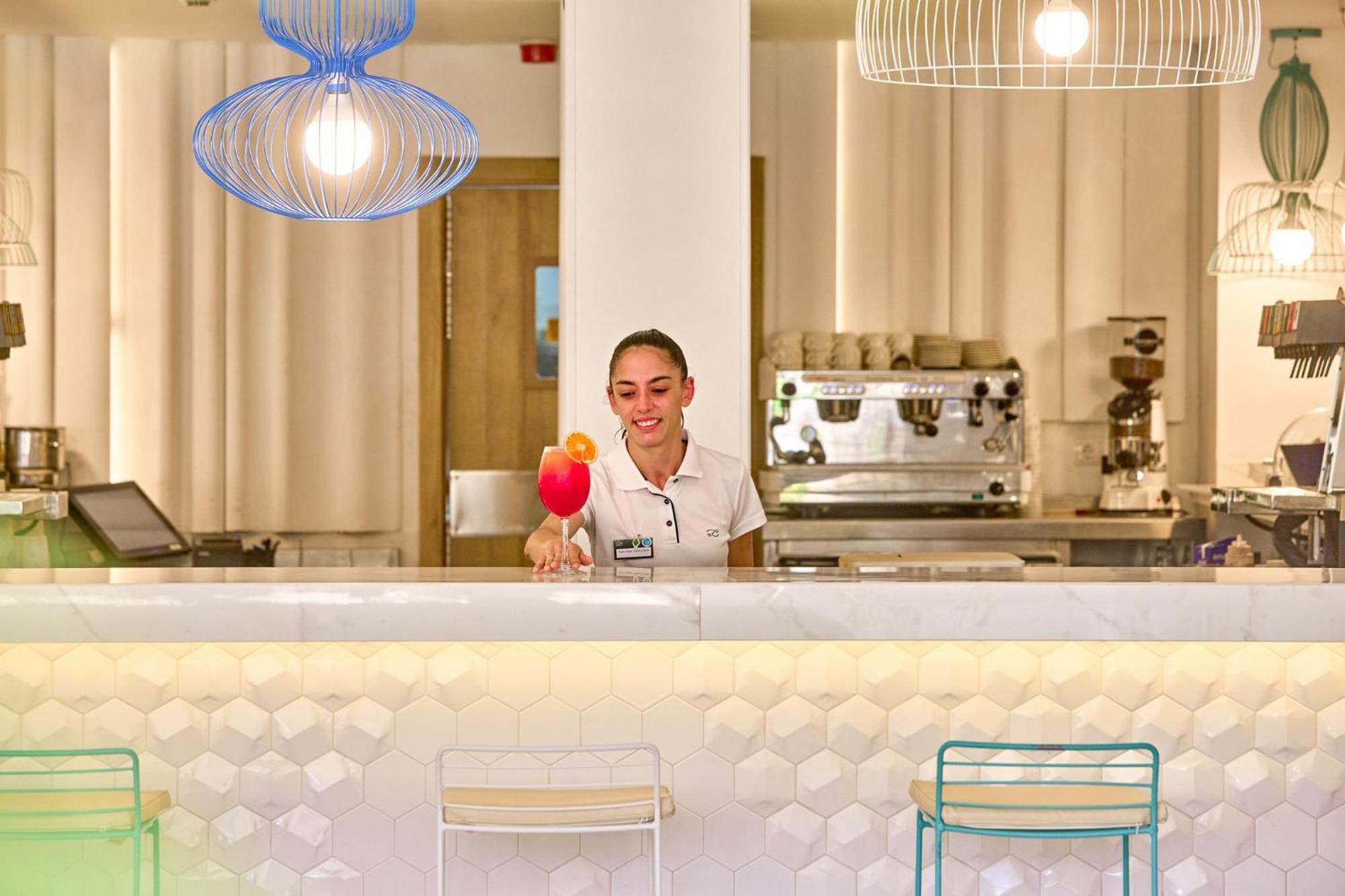 Zafiro Palmanova Aparthotel ภายนอก รูปภาพ