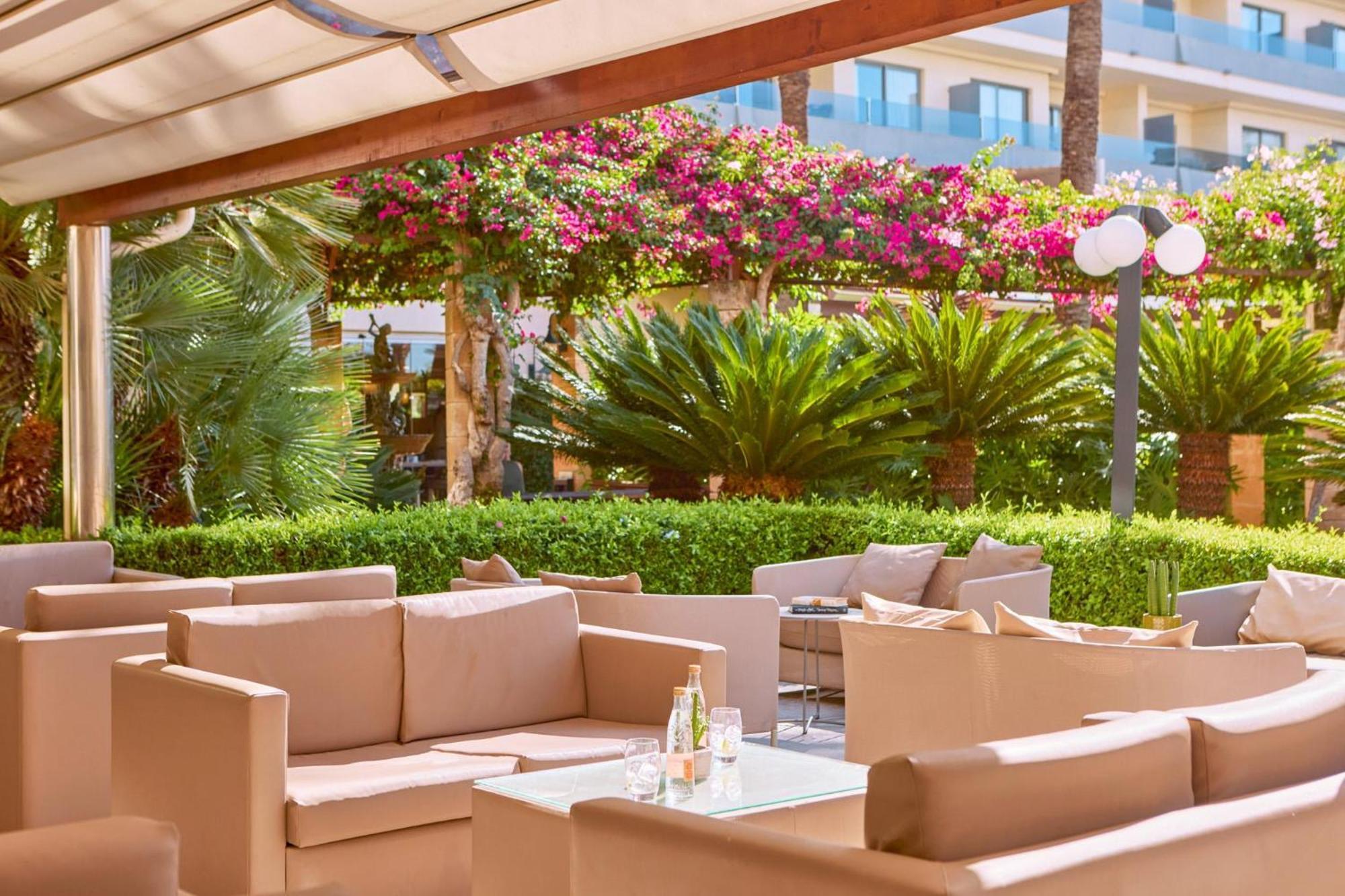 Zafiro Palmanova Aparthotel ภายนอก รูปภาพ