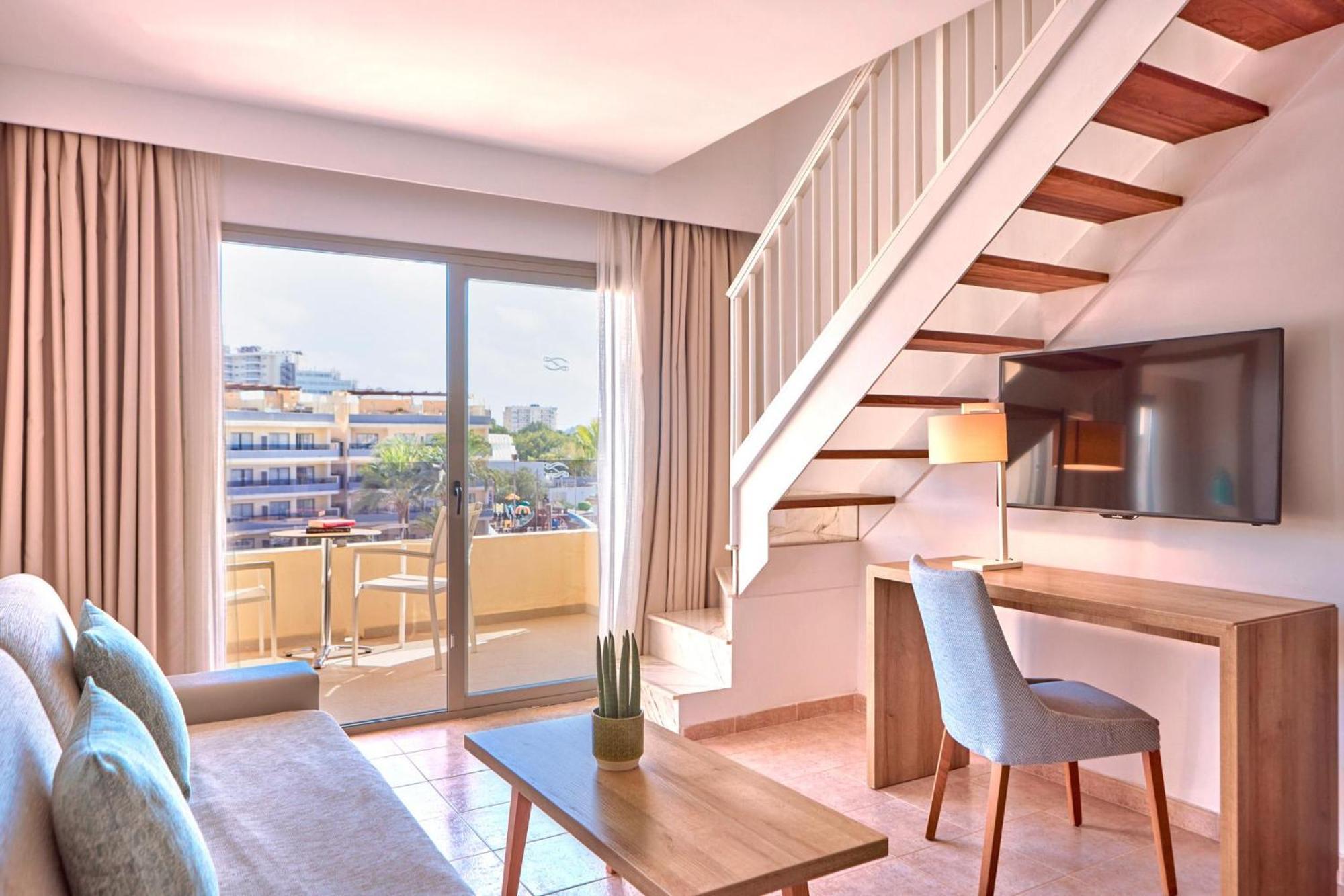 Zafiro Palmanova Aparthotel ภายนอก รูปภาพ