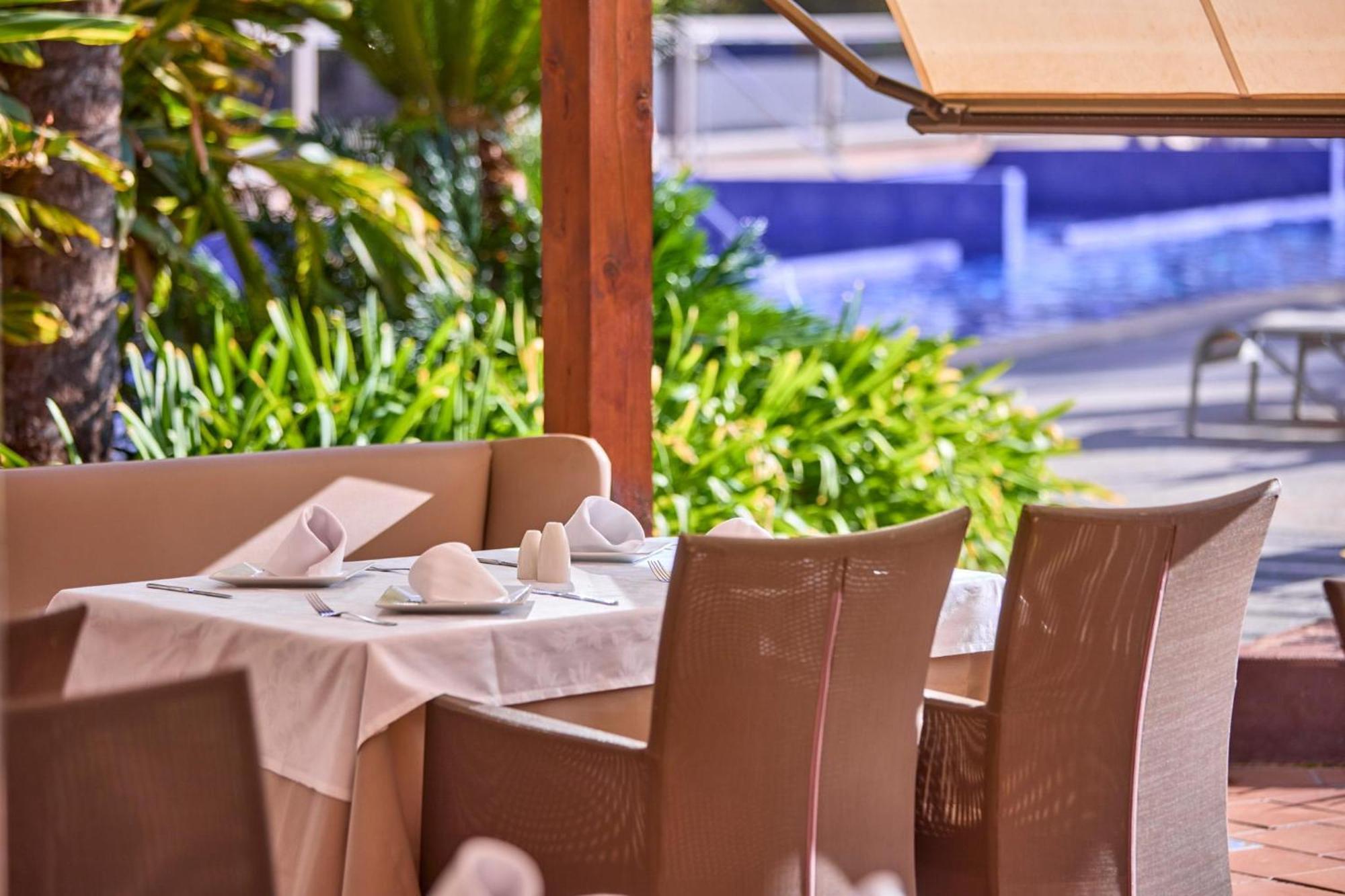 Zafiro Palmanova Aparthotel ภายนอก รูปภาพ