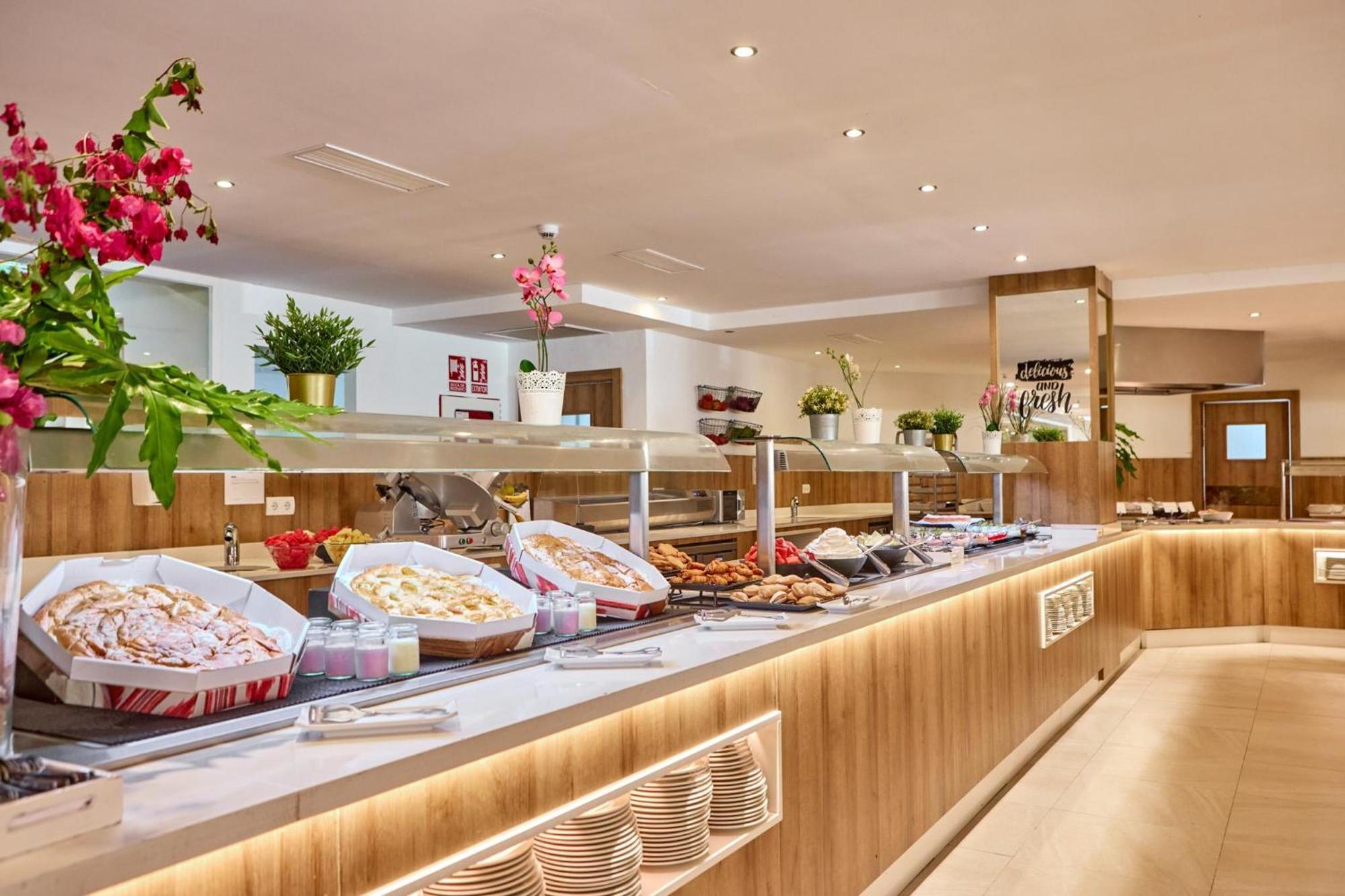 Zafiro Palmanova Aparthotel ภายนอก รูปภาพ