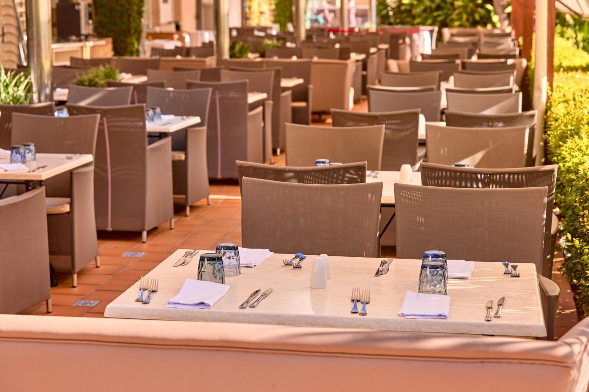Zafiro Palmanova Aparthotel ภายนอก รูปภาพ