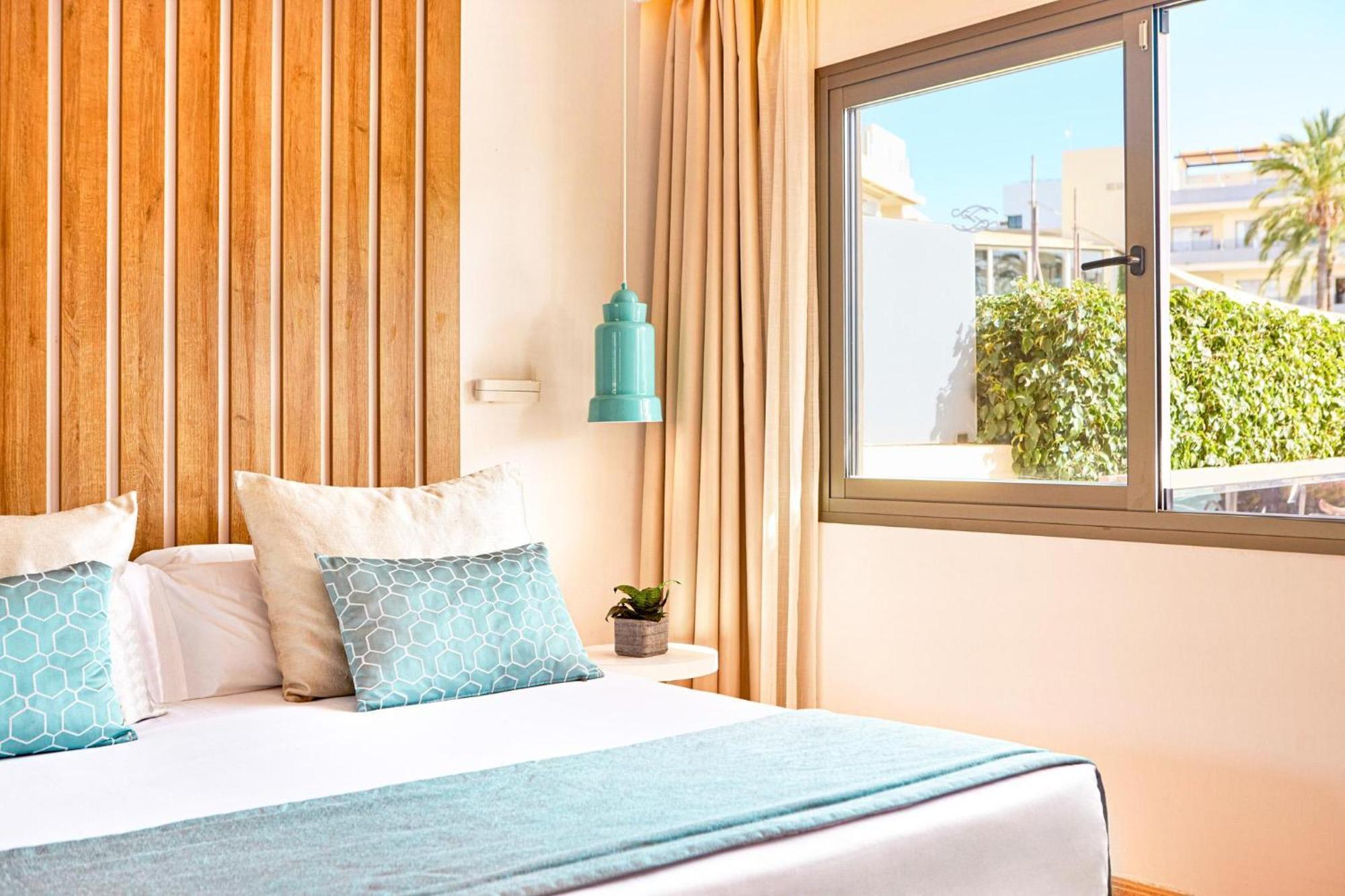 Zafiro Palmanova Aparthotel ภายนอก รูปภาพ