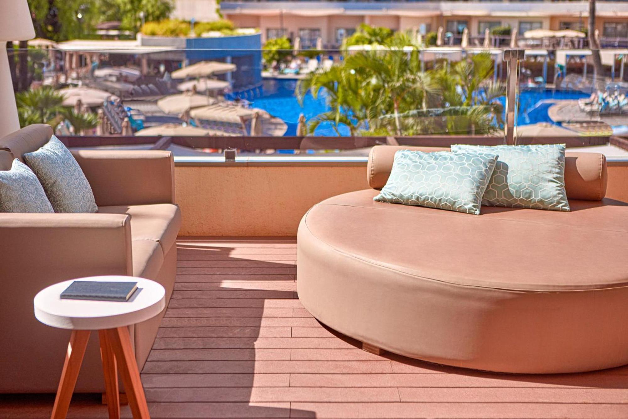 Zafiro Palmanova Aparthotel ภายนอก รูปภาพ