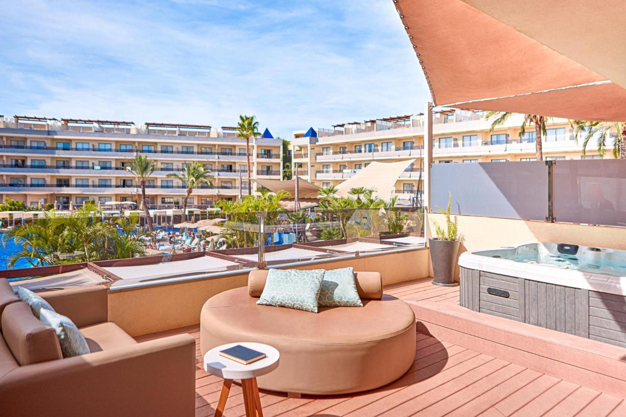 Zafiro Palmanova Aparthotel ภายนอก รูปภาพ
