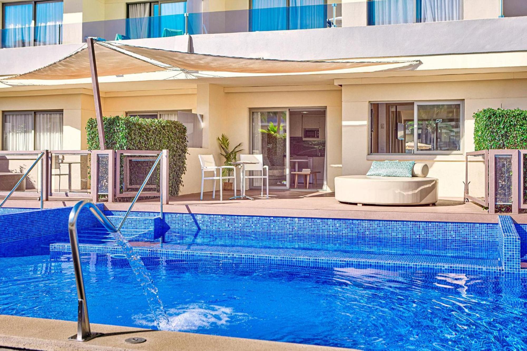 Zafiro Palmanova Aparthotel ภายนอก รูปภาพ