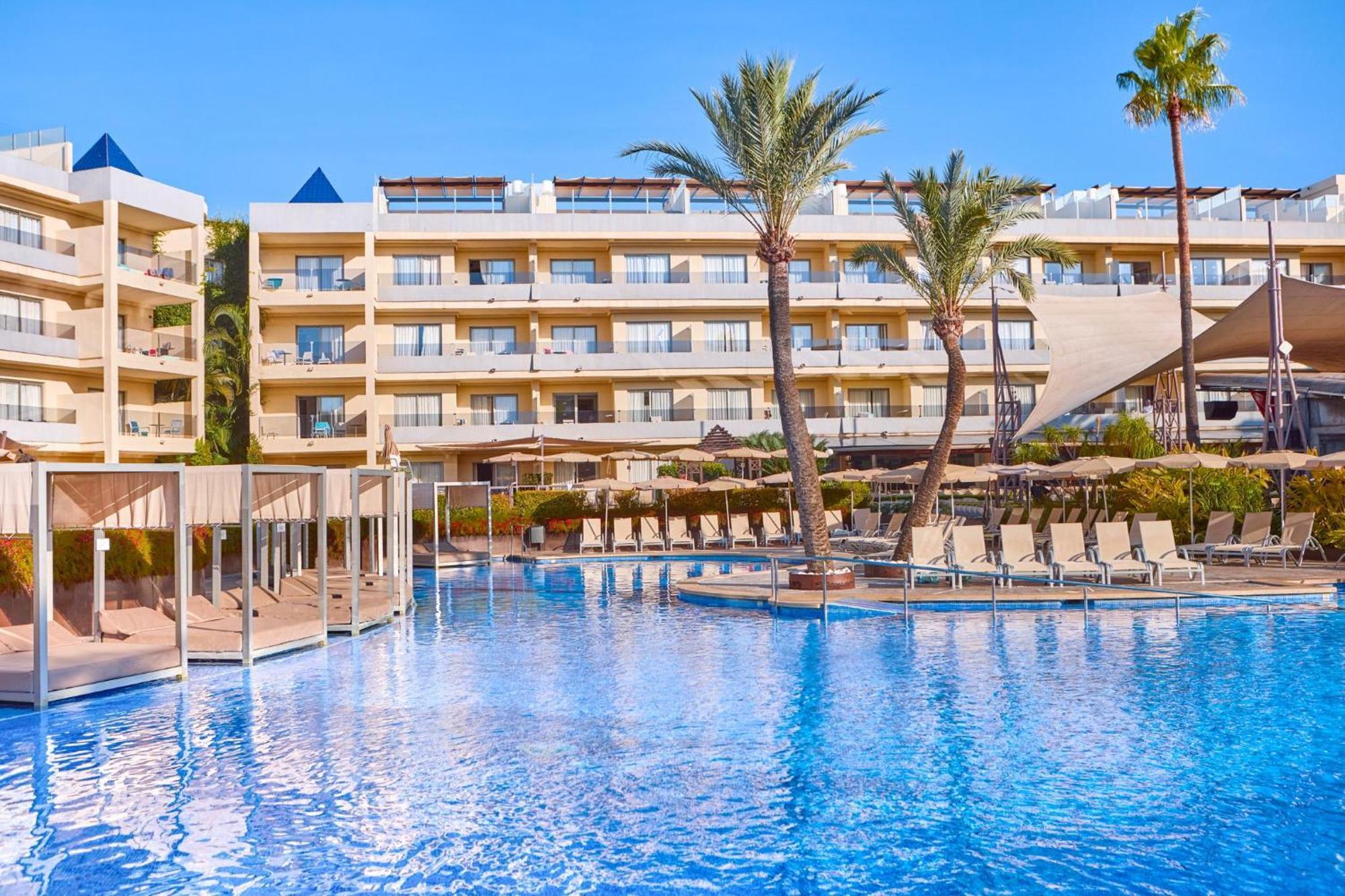 Zafiro Palmanova Aparthotel ภายนอก รูปภาพ